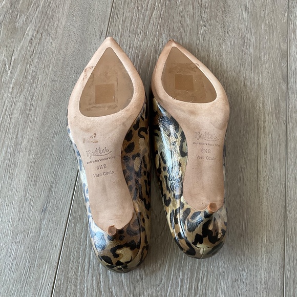 BUTTER Italy Slip On Kitten Heel Leather Size 6.5 - Picture 6 of 7